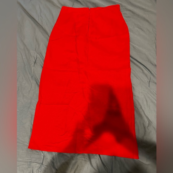H&M Red Linen Maxi Skirts Women’s - Picture 2 of 3